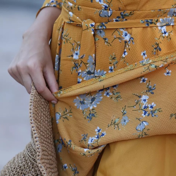 “Be Spring a Bouquet” (CLOSING CLOSET SALE) - Picture 6 of 7